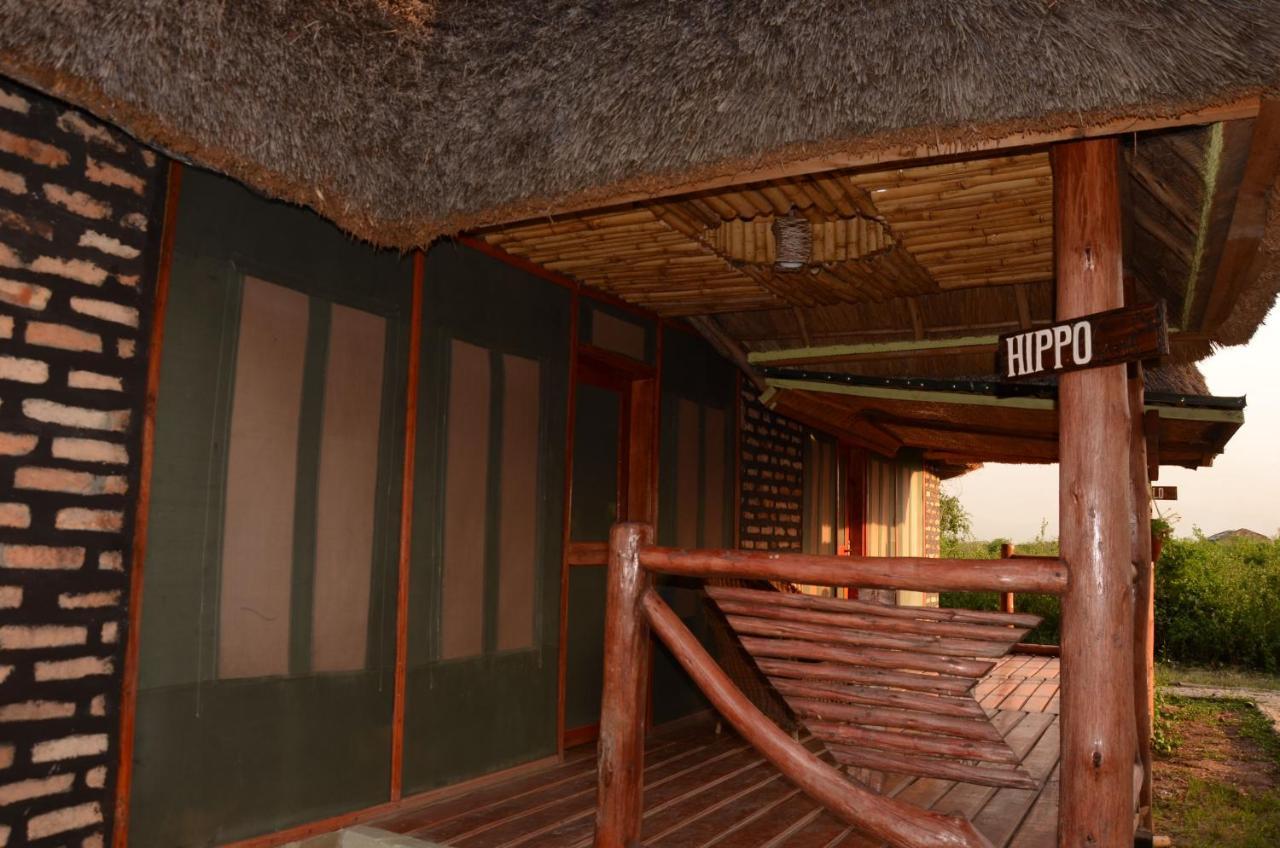 Irungu Forest Safari Lodge Katunguru Ngoại thất bức ảnh