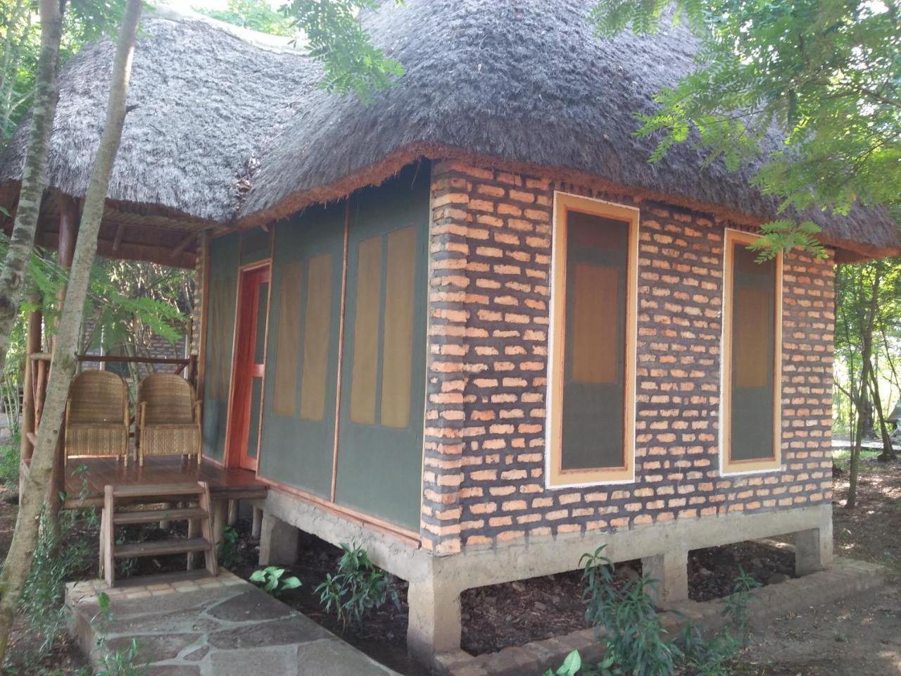 Irungu Forest Safari Lodge Katunguru Ngoại thất bức ảnh