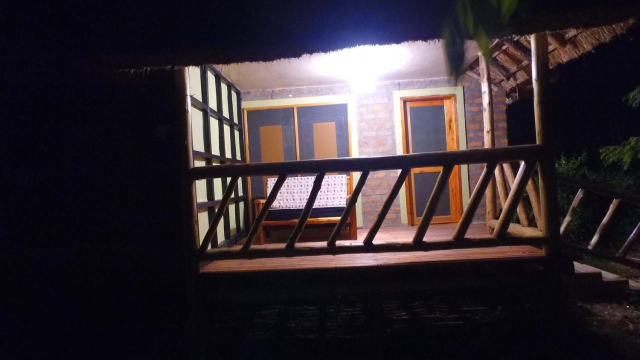 Irungu Forest Safari Lodge Katunguru Ngoại thất bức ảnh